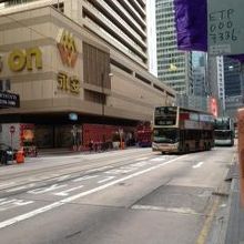 無数に走っています