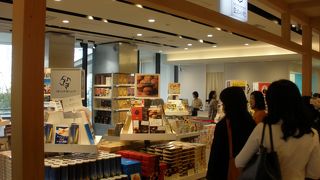 東京有名店の定番箱菓子があります