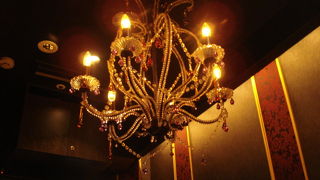 ユニバーサルダイニング 魔法の国の迷宮 (新宿店)