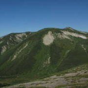 登山道がまっすぐ