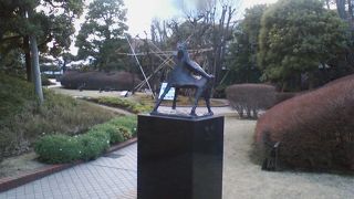 相鉄ジョイナスの屋上に静かな空間が広がる