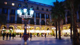 ガウディの街灯