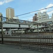やはりJRから乗り換えて成田に行くならば、　この駅で京成がお勧めです。