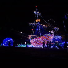 通りを海のように見立てたイルミネーションも魅力的でした