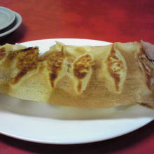 羽根付きの焼き餃子