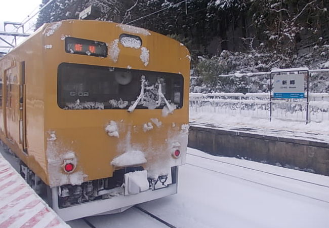 マニアックな見所が満載の県境駅です