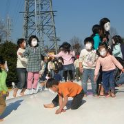 春はサクラ、夏はジャブジャブ池　一年中遊べます