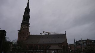 再建された教会
