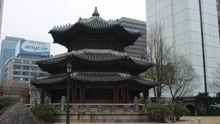 天に祈りをささげた場所