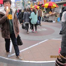 若者でにぎわってます。