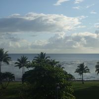 お手頃ホテルの割には満足の行く景色。海が見えます。