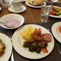 朝食はビュッフェスタイル、色々豊富に楽しめます
