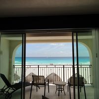 部屋の中からでも海が見える