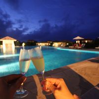 プールサイドでシャンパン飲みました☆