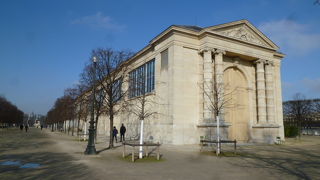 モネの大作「睡蓮」は素晴らしいの一言です