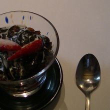 何故かコーヒーゼリーのデザート、そして締めも何故かコーヒー！