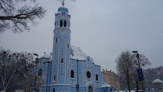 ブラチスラバに行くなら必見！青の教会（水色の教会−Blue Church）