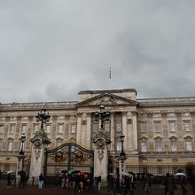 バッキンガム宮殿正面