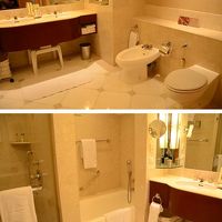 広く使い勝手のいい浴室。アメニティもよく揃っています。