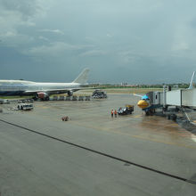 空港の一画には打ち捨てられた元JALのジャンボ機が・・・