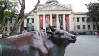 ＝台湾博物館＝　日本統治時代の建物は圧巻、三越の裏側、228公園と共に・・・