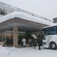 4時半ごろの到着。概観は立派ながら。