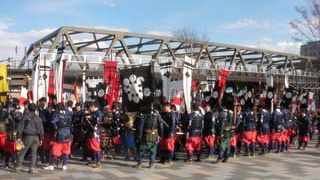 ４月には信玄公祭りの武者行列が開かれます。