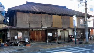 明治2年創業 ごま油の香たかい天ぷら