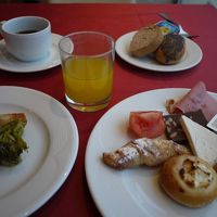 朝ごはんです。バイキングです。