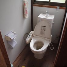 トイレはウォシュレットで清潔。