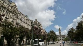 リベルダーデ広場はポルト中心部の美しい広場です♪