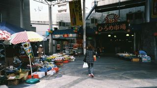 高知名物が食べられる人気の市場