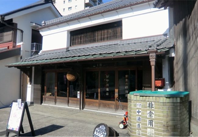 創業350年の造り酒屋。屋根裏ギャラリーもあります。