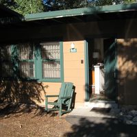 林の中のコテージ