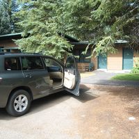 コテージの前に駐車可能