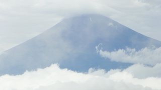 ここからの富士山の眺めは最高です。　但し、見えれば!!