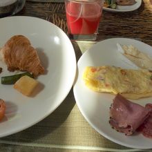 朝食