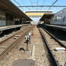 2線ホーム。藤沢駅に向かって一直線