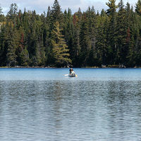 LIttle Joe Lakeに漕ぎ出すカヤック