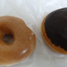 おいしいですよ。オリジナルグレースドとチョコカスタード。