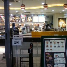 広い店内です。