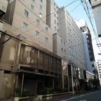 北側が正面入口