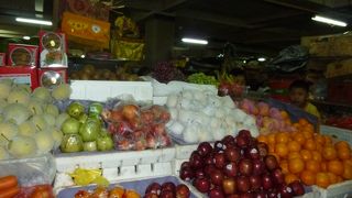 生活感と活気あふれる市場