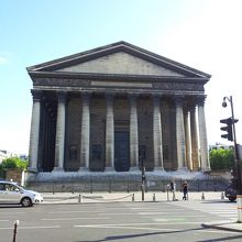 ギリシアのパルテノン神殿みたいです。