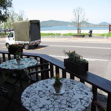 瀬戸内海が見渡せる北浜アリーのカフェのテラス席から撮影