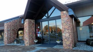 笠間観光の中心と言える公園内にあります