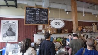 スタバ1号店の向かい