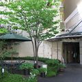本格的なレストランやバーがある神楽坂のホテル