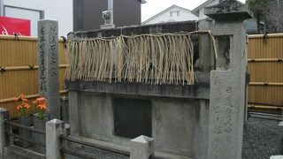 日像上人が行き交う人々に説法した