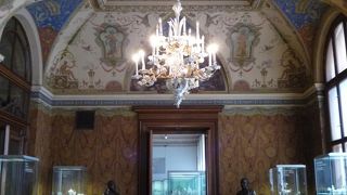 ガラスコレクションが見事な博物館